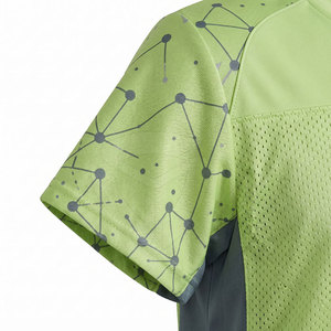Camiseta de malla personalizada con logo y número, tela transpirable, ideal para entrenamientos de equipos, partidos y actividades deportivas. - Product Image 6