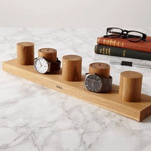Estuche Organizador de Madera Hecho a Mano para 5 Relojes con Función para Colgar - Ecológico y Duradero - Product Image 3