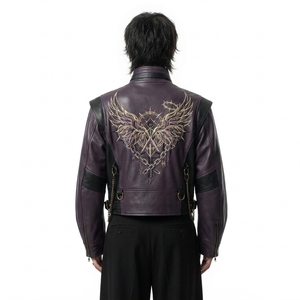 เสื้อแจ็คเก็ตหนังสไตล์โกธิคสำหรับผู้ชาย คอตั้ง แต่งลายปีกนูน ประดับโซ่ ซิปปิด ทรงปกติ สไตล์ฤดูใบไม้ร่วง - Product Image 2