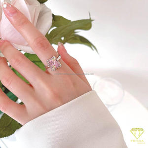 Anillo de Plata de Ley 925 con Diamante Moissanita Rectangular y Detalles de Estrella para Colecciones al por Mayor - Product Image 6