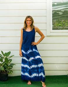 Vestido Maxi Tie Dye de Calidad Superior para Exportación, Diseño Moderno Estampado, Sin Mangas, Fruncido, Tejido de Rayón Natural - Product Image 2