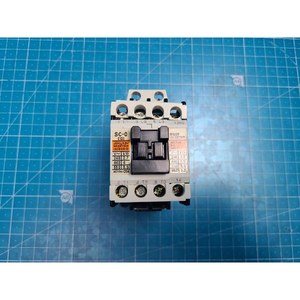 Contactor Magnético Fuji SC-0 Usado Como Está, Piezas de Equipos Semiconductores Legacy - Product Image 1