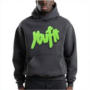 Sweat-shirt à capuche gris foncé pour homme avec logo imprimé vert sur le devant, pull décontracté avec poche - Product Image 1