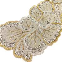 Chemin de table floral perlé fait main, broderie argent et or, accessoire de décoration artisanale pour la maison avec travail de broderie