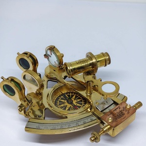 Réplique de sextant nautique vintage en laiton pour la décoration maritime, les amateurs de navires, les collectionneurs, l'affichage au bureau et la collection de cadeaux uniques - Product Image 6