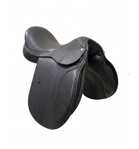 Silla de montar western de algodón de alta calidad con diseño de grabado, estructura de madera y herrajes de acero inoxidable, a precio económico para exportación a India - Product Image 1