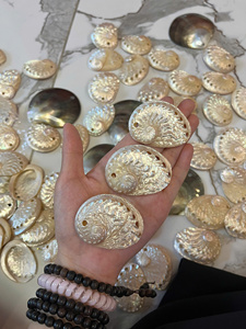สร้อยคอเปลือกหอยมุกธรรมชาติขนาดใหญ่ จี้เปลือกหอยมุกทรงกลม สร้อยคอเงินหรือทอง เปลือกหอยมุกสีดำแบบมีรู - Product Image 3