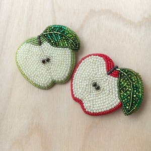 Broche Glamour Haut de Gamme Brodée de Cristaux, Faite à la Main, Écologique, en Toile de Coton, Épingle à Bijoux pour Mariage - Product Image 3