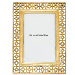 Heavy Duty Metal High Grade <b>Gold</b> Plated Leaves Designer Framed Custom Shape Home Decorative <b>Photo</b> <b>Frame</b> Impressive Price - Product Image 3