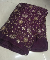Tissu en soie de qualité supérieure pour la vente en gros, broderie artisanale de luxe, matériau de créateur pour saris indiens élégants et costumes de boutique