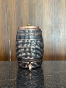 Distributeur d'eau en cuivre à design géométrique, bicolore, finition solide, article en gros - Product Image 2
