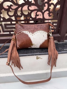 2026 New Arrival Hand Tooled Carving Genuine Leather Fringe Handbag Stylish Purse Cowhide Leather Brown <b>Colour</b> Women's Daily Use - Product Image 4