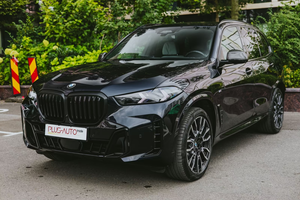 BMW X6 2024 – SUV Coupé Premium con Tracción en las Cuatro Ruedas, Diseño Deportivo y Características de Lujo - Product Image 4
