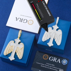 Pendentif Croix Aile d'Ange en Moissanite, Argent Sterling 925, Pendentif Moissanite Sertie de Pierres, Pendentif Aile d'Ange Élégant, Bijoux Religieux - Product Image 5