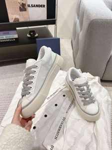 2026 Hot Selling Designer Inspired Heart <b>Sneakers</b> Platform Canvas Shoes Fashion Casual Low Top <b>Sneakers</b> for Women Wholesale - Product Image 6