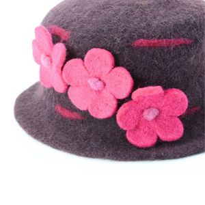 Sombrero de Fieltro de Lana Hecho a Mano para Mujer con Diseño Floral - Product Image 5
