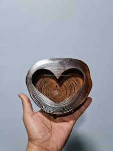Cuenco de Madera Natural Hecho a Mano con Forma de Corazón de Curio Craft para Hacer Velas y Decoración del Hogar |   Recipiente para Velas de Calidad de Exportación - Product Image 4