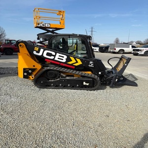 Minicargadora Compacta JCB con Motor Caterpillar, Caja de Cambios y Rodamientos de 45 Toneladas de Carga Nominal, Cabina de Acceso Lateral, Cucharón Telescópico - Product Image 1