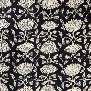 ผ้าฝ้ายพิมพ์ลายดอกไม้สีดำขาว ลายบุตะ ผ้าฝ้ายทำมืออินเดีย ลายพิมพ์แบบดั้งเดิมจากเมืองชัยปุระ - Product Image 3