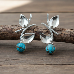 Boucles d'oreilles clous en argent sterling 925 avec turquoise bleue et motif feuille, faites à la main, inspirées de la nature, bijoux pour femme, cadeau pour anniversaire - Product Image 5