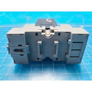 Módulo de Relé Temporizador Electrónico IDEC SY4S-05 + GT5Y-2SN, Usado como Pieza de Repuesto para Equipos Semiconductores Antiguos - Product Image 1