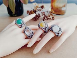 แหวนมาคราเม่ลาพิส ลาซูลีธรรมชาติ - อัญมณีสีน้ำเงิน เครื่องประดับสไตล์โบโฮ รับรองโดย IGI แหวนหมั้นสำหรับทุกเพศ |   ฮาริ อม ครีเอชั่นส์ - Product Image 3