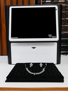 Les machines Trusure Zenith offrent une détection avancée des diamants CVD, HPHT, RFT et des simulants comme le CZ. - Product Image 1