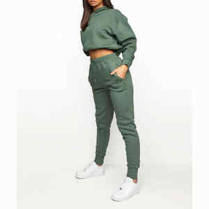 Conjunto Deportivo de Terciopelo con Capucha para Mujer, Estilo Europeo Americano, Primavera 2026, con Logotipo Personalizado, Tres Piezas - Product Image 1