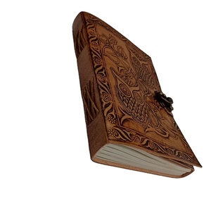 Fait à la main Vintage A5 Journal en cuir rétro carnet de croquis de voyage avec selle couture couleur de l'eau couverture en papier cadeau parfait - Product Image 3