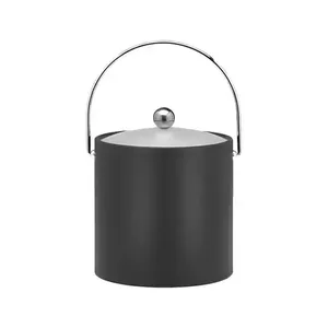 Cubo de hielo redondo minimalista de acero inoxidable de doble pared, enfriador para fiestas, acabado negro mate con asa metálica. - Product Image 1