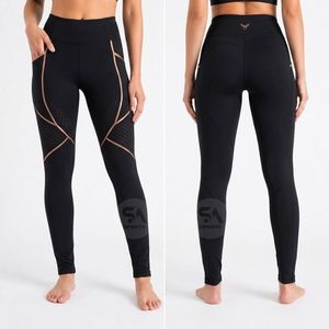 Leggings Deportivos de Lujo con Detalles Geométricos Dorados, Pantalones de Yoga de Cintura Alta con Compresión para Mujer - Product Image 1