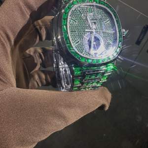 Reloj Unisex de Lujo de Alta Calidad con Diamantes Cultivados en Laboratorio, Estilo Hip Hop, Chapado en Oro y Plata, con Cuarzo, de 40 mm, de Aleación - Product Image 5