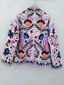 Chaqueta Bomber Suzani Tejida en Jaipur, India, Bordado Floral a Mano, Transpirable, 100% Algodón, Estilo Étnico Bohemio, Unisex, Otoño - Product Image 3