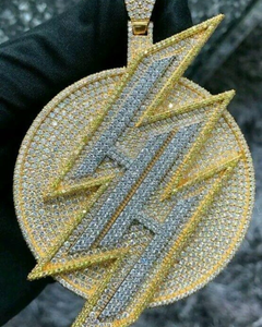 Colgante Circular con Rayo Estilo Hip Hop, Joyería para Raperos, Plata de Ley Bicolor Chapada en Oro, Lujo con Incrustaciones de Moissanita - Product Image 1