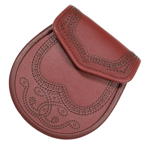 El Sporran de Cuero de Cerdo de la Casa de Argyll es un sporran escocés hecho a mano con cuero genuino. - Product Image 4