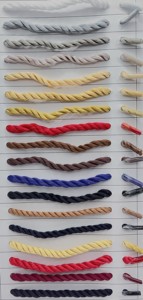 Cordon tressé flexible en PP torsadé de 4-5 mm de diamètre, disponible en plusieurs couleurs pour l'emballage et l'usage textile - Product Image 4