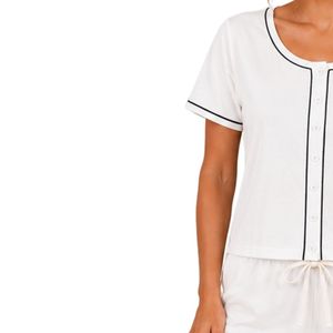 Conjunto de dos piezas de pantalones cortos blancos y negros para mujer, top con cuello cuadrado y botones, estampado minimalista de líneas florales, ropa informal de verano de algodón para estar en casa - Product Image 3