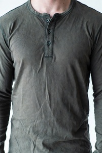 เสื้อเชิ้ตแขนยาวผู้ชาย สีพื้น ทรงปกติ ผ้าฝ้ายพรีเมียม สวมใส่สบาย - Product Image 4