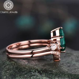 Bague de fiançailles pour femme Charm Jewells en argent et or avec moissanite taille coussin, certifiée IGI, sertissage classique à griffes, 3g pavé - Product Image 5