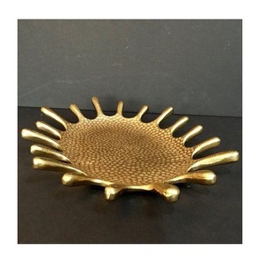 Plato decorativo de acero inoxidable con superficie texturizada para servir café y té - Product Image 1