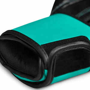 Gants de boxe Muay Thai en cuir respirant de haute qualité avec logo personnalisé, élégants pour adultes et jeunes, pour l'entraînement en extérieur - Product Image 3