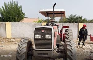 รถแทรกเตอร์มัสซีย์ รุ่น Millat MF 375-4WD 75 แรงม้า พร้อมประสิทธิภาพการทำงานสูงและความปลอดภัยสูง สำหรับโรงเรือนเกษตร - Product Image 5