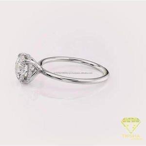 Bague de fiançailles solitaire en moissanite taille ronde en or blanc, classique à quatre griffes, bague de mariage minimaliste - Product Image 4