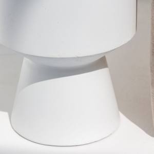 Mesa Auxiliar de Concreto Vandana Orion Zenova, Diseño de Muebles Modernos y Minimalistas - Product Image 3