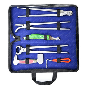 El kit de herramientas Premium para herradores incluye cuchillo para pezuña de herrador hoja curva más pinza para pezuña de 12 ", remachador de uñas de 13" y amortiguador Extractor de clavos - Product Image 1
