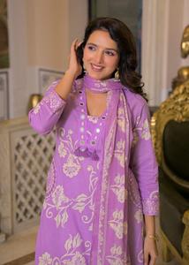 Conjunto de Salwar de Algodón Lavanda Pastel de Primera Calidad con Estampado Digital, Kurta Recta, Pantalón a Juego y Dupatta para Damas - Product Image 2