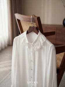 Chemise à manches longues pour femme, col à volants blanc, IVY Vietnam, décontractée, polyester/coton, coupe ample, manches classiques, popeline - Product Image 6