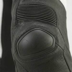 Combinaison de moto professionnelle d'été en cuir respirant imprimé, deux pièces, personnalisable avec logo, confortable et de haute qualité - Product Image 6