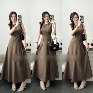 Robe longue élégante en soie unie pour femme, à manches courtes, alliant parfaitement élégance, confort et polyvalence pour toutes les occasions. - Product Image 2