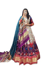Lehenga choli ผ้าไหมบริสุทธิ์พิมพ์ดิจิตอลโดย Fab Zone - Product Image 2
